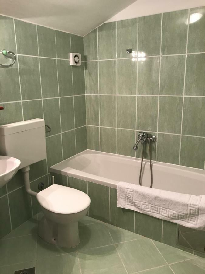 Apartment Pulic ラブ エクステリア 写真